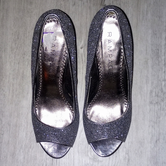 EUC Rampage 'Gracee' Heels - Picture 2 of 8